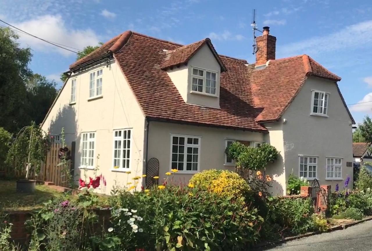 Corner House Luxury Bnb Little Dunmow Екстер'єр фото