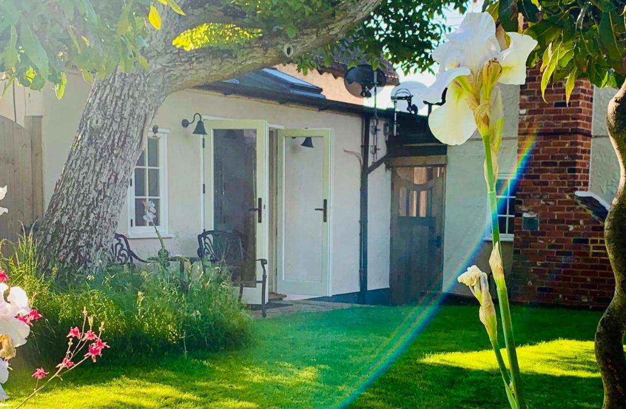 Corner House Luxury Bnb Little Dunmow Екстер'єр фото