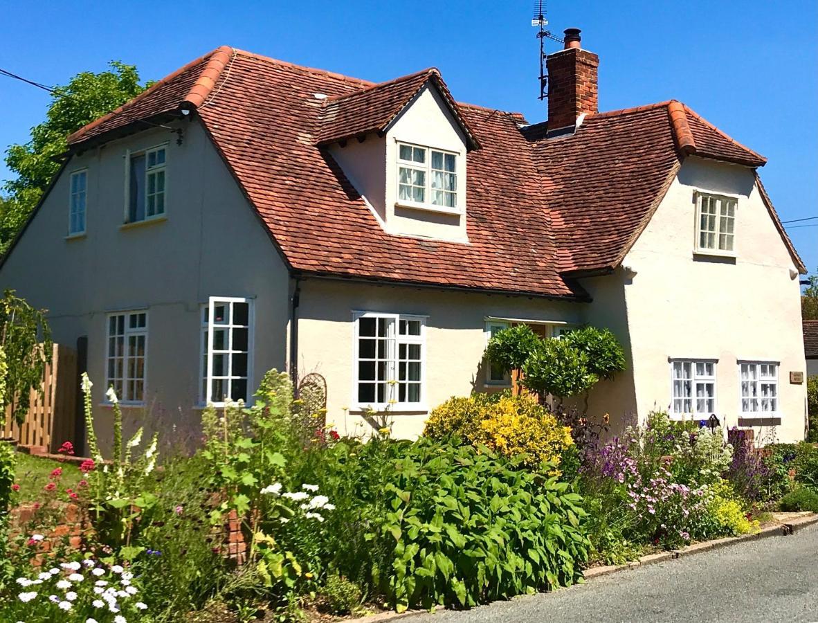 Corner House Luxury Bnb Little Dunmow Екстер'єр фото